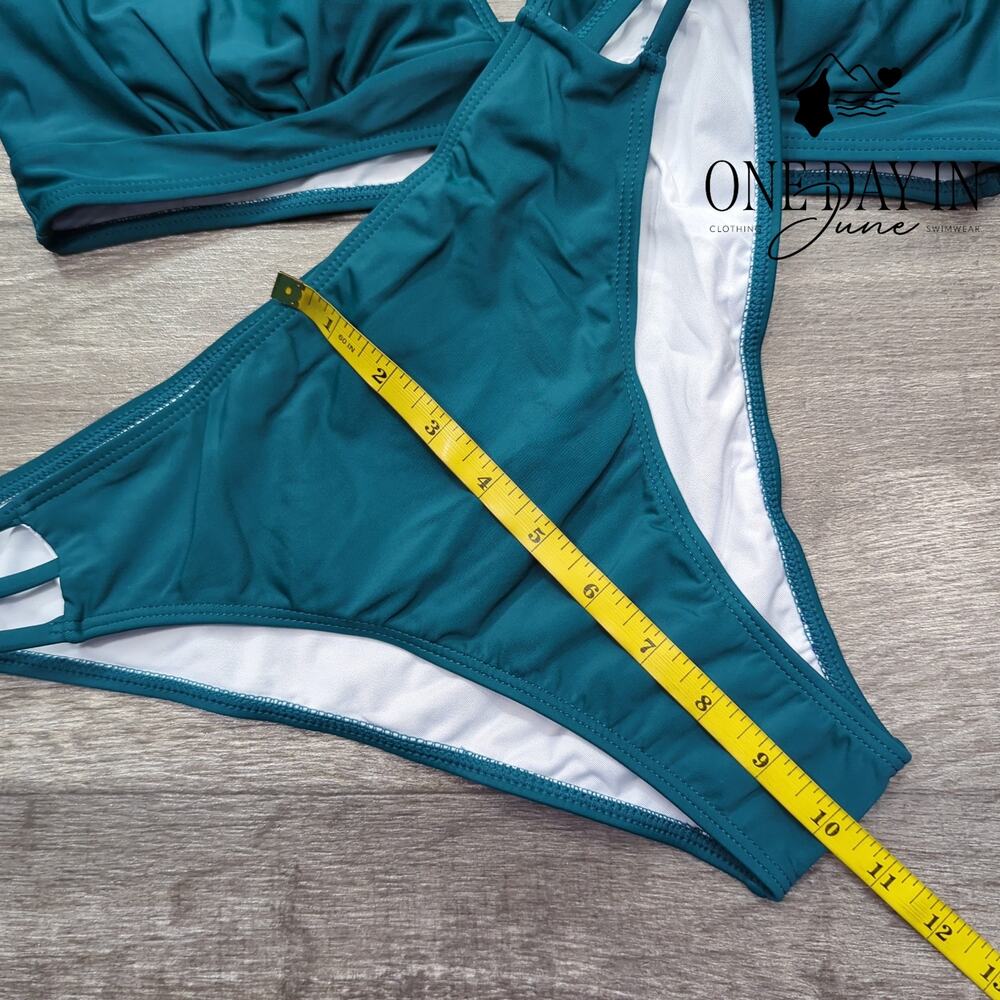 Adisputent Strappy Cross Bikini Swimsuit Size M - Picture 3 of 4